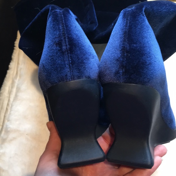John Fluevog Ishshoes Chatterbox Blue Velvet - Picture 12 of 13